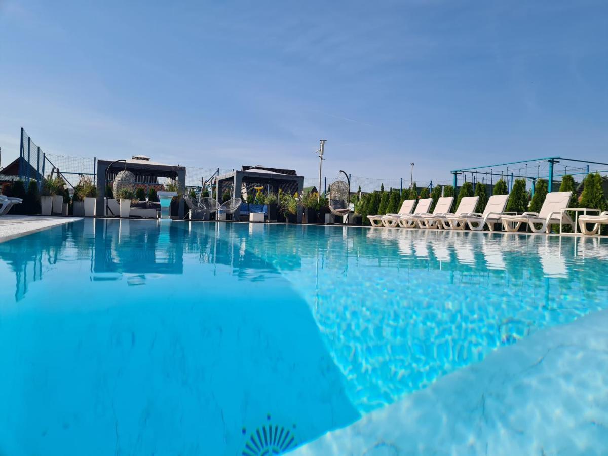 Hotel Osrodek Sea Star Premium à Sarbinowo Extérieur photo